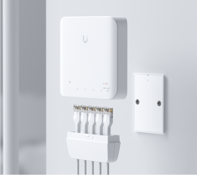 Комутатор Ubiquiti UniFi Switch Flex 5&times;GbE, 4&times;PoE+ (USW-FLEX)