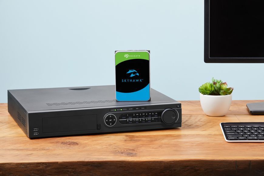 Жорсткий диск Seagate SkyHawk Surveillance 3,5" 1 ТБ SATA 6 Гбіт/с 5400 об/хв 256 МБ (ST1000VX013)